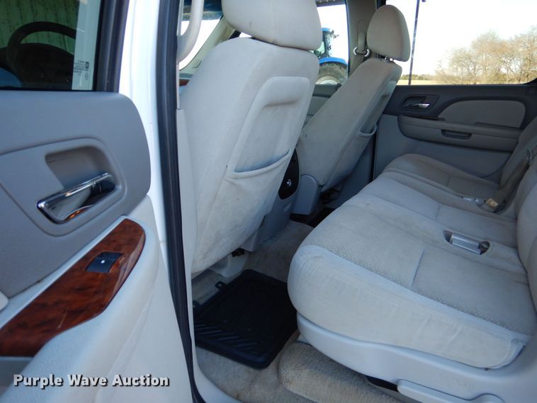 image for item LI9058 2007  Chevrolet Suburban LT  SUV