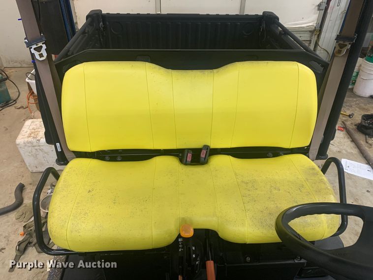 image for item LI9062 2017 John Deere XUV 825i Gator  utility vehicle