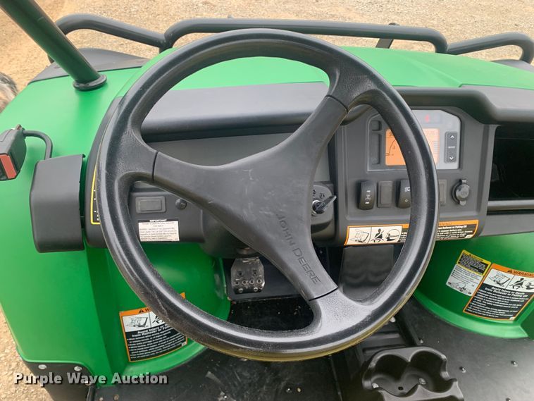 image for item LI9062 2017 John Deere XUV 825i Gator  utility vehicle