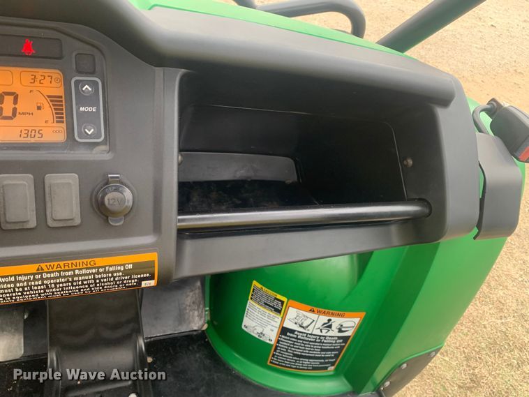 image for item LI9062 2017 John Deere XUV 825i Gator  utility vehicle