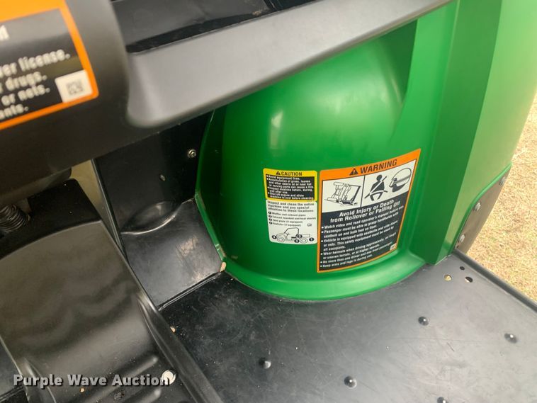 image for item LI9062 2017 John Deere XUV 825i Gator  utility vehicle