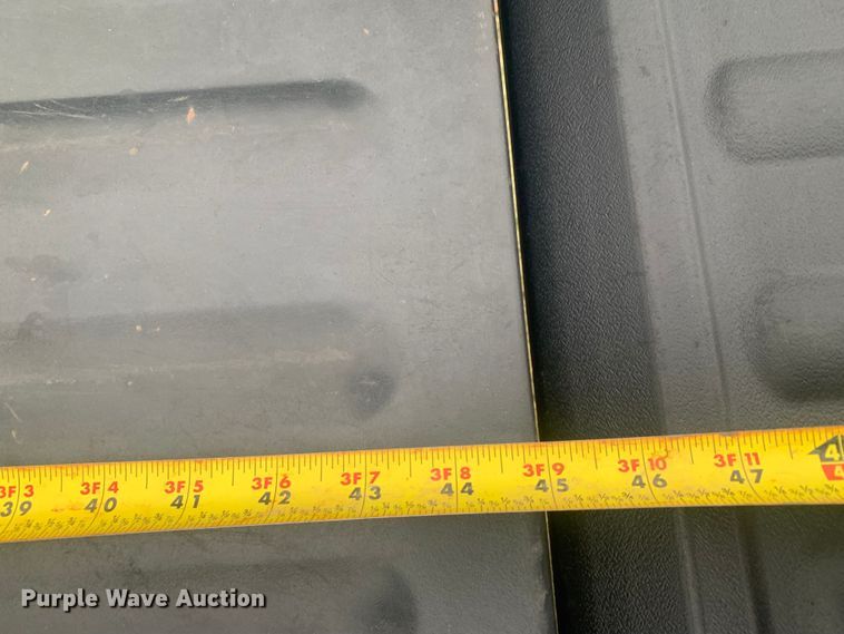 image for item LI9062 2017 John Deere XUV 825i Gator  utility vehicle