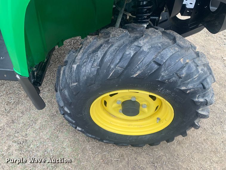 image for item LI9062 2017 John Deere XUV 825i Gator  utility vehicle