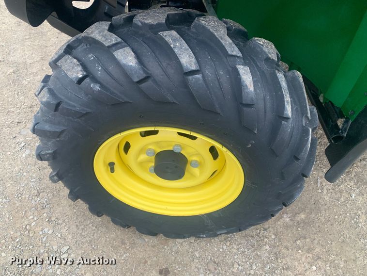 image for item LI9062 2017 John Deere XUV 825i Gator  utility vehicle