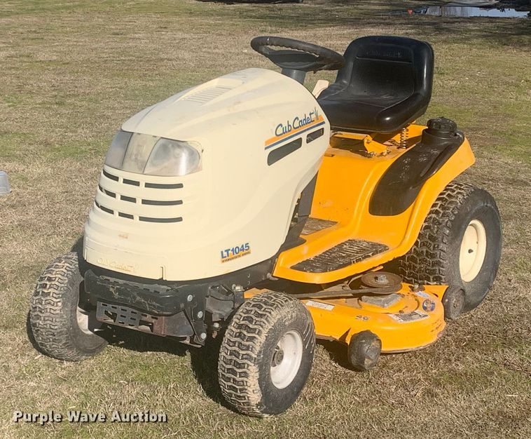 Cub Cadet LT1045 lawn mower in Braggs, OK Item LI9075 sold Purple Wave