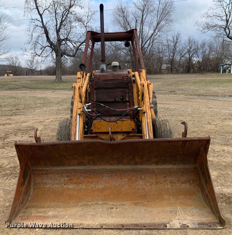 image for item LI9082 Case 480F  landscape tractor