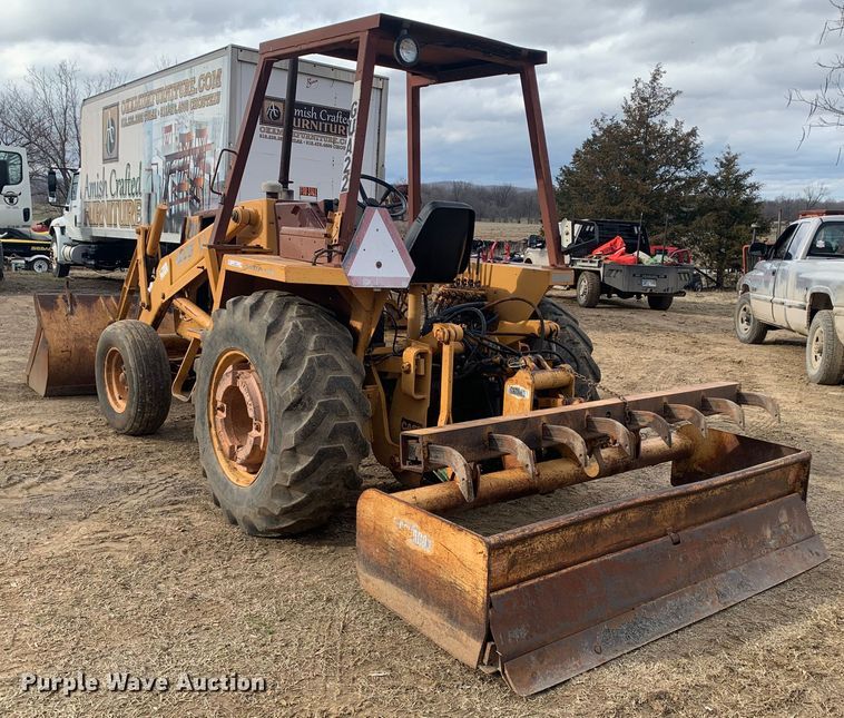 image for item LI9082 Case 480F  landscape tractor