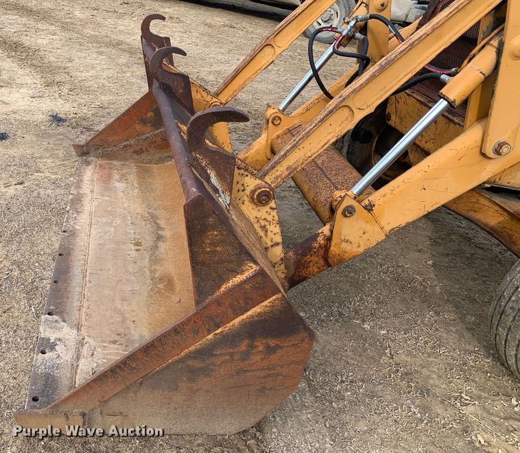 image for item LI9082 Case 480F  landscape tractor