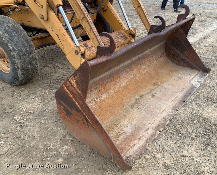 image for item LI9082 Case 480F  landscape tractor