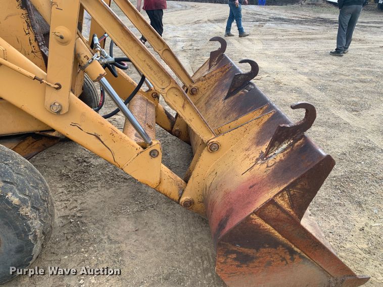 image for item LI9082 Case 480F  landscape tractor