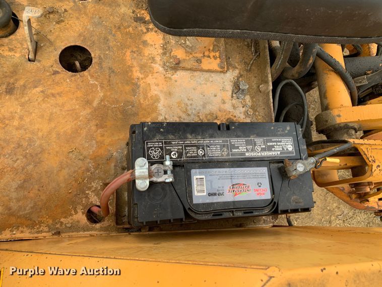 image for item LI9082 Case 480F  landscape tractor