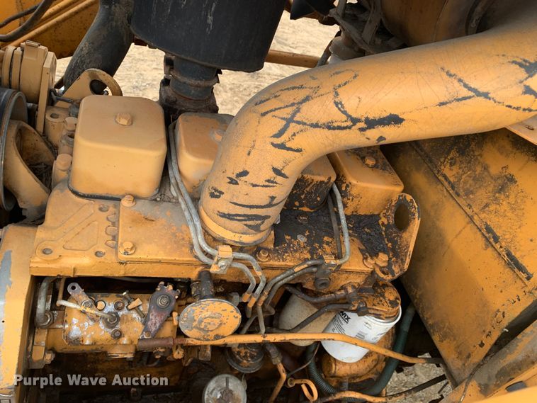 image for item LI9082 Case 480F  landscape tractor