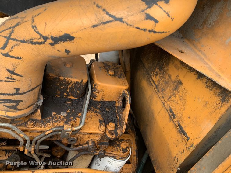 image for item LI9082 Case 480F  landscape tractor