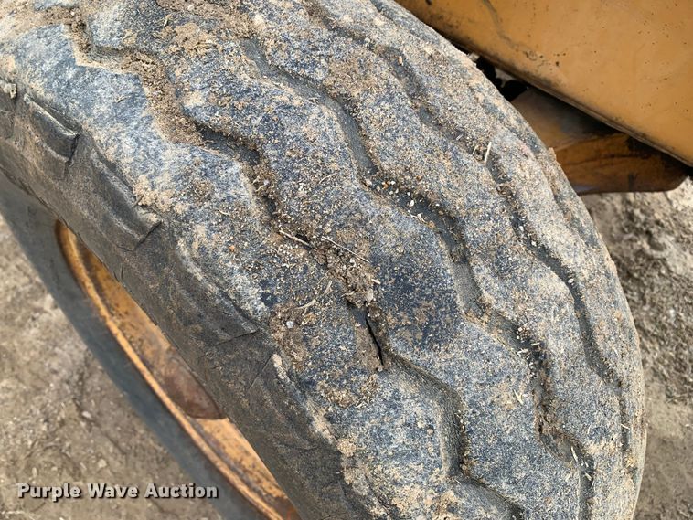 image for item LI9082 Case 480F  landscape tractor