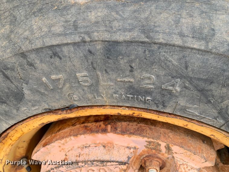 image for item LI9082 Case 480F  landscape tractor