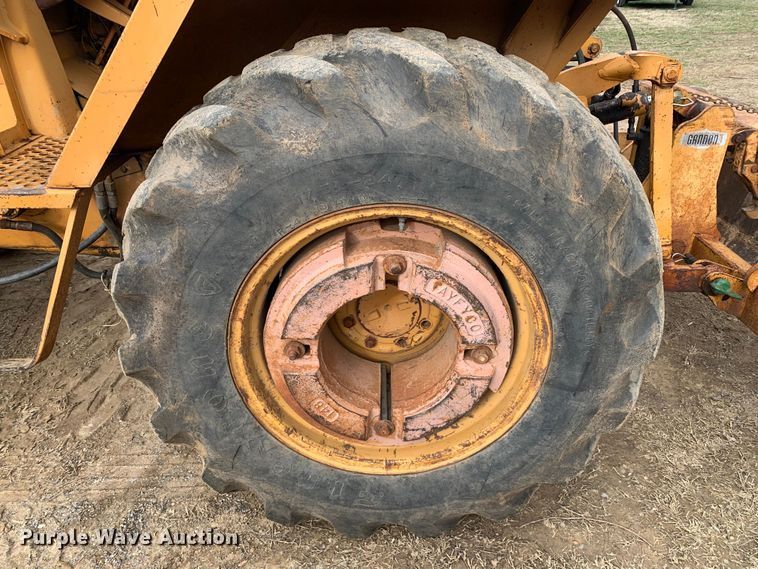 image for item LI9082 Case 480F  landscape tractor