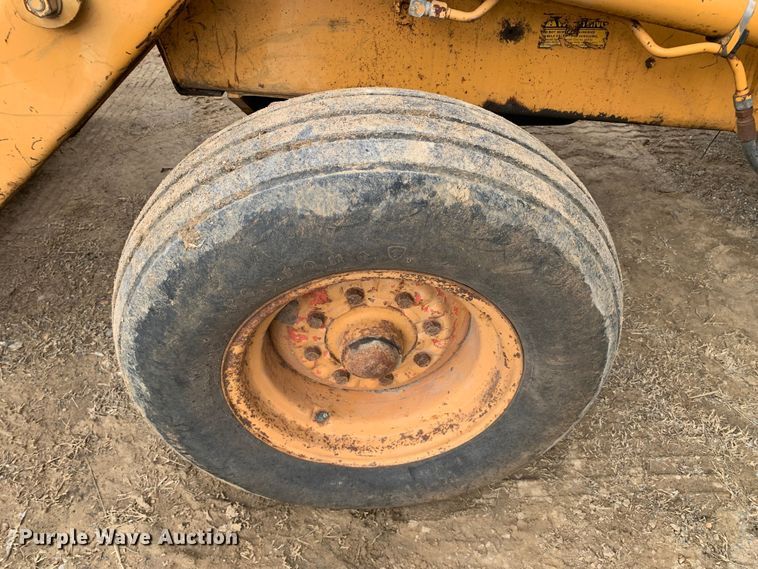 image for item LI9082 Case 480F  landscape tractor