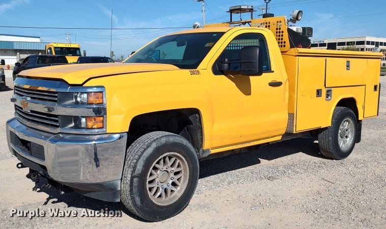 image for item LK9275 2016 Chevrolet Silverado 3500HD  utility bed pickup truck