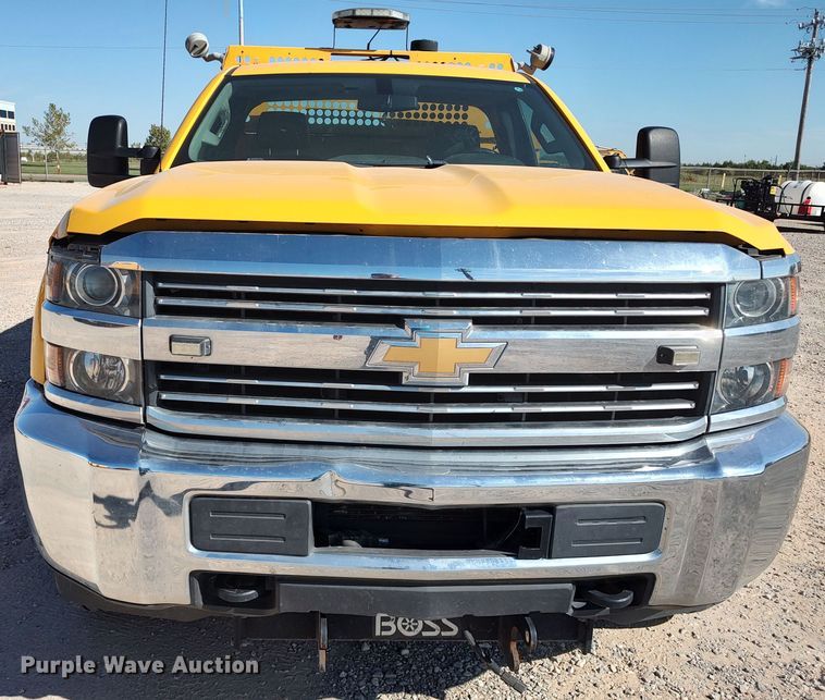 image for item LK9275 2016 Chevrolet Silverado 3500HD  utility bed pickup truck