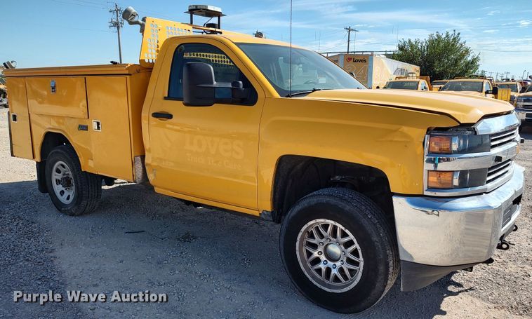 image for item LK9275 2016 Chevrolet Silverado 3500HD  utility bed pickup truck