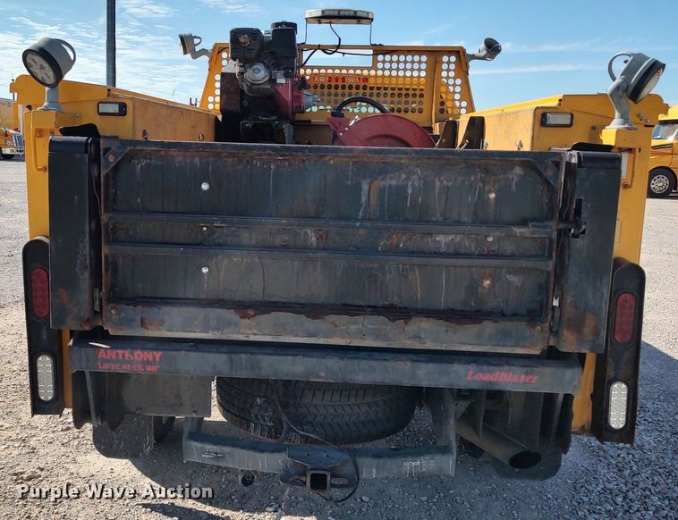 image for item LK9275 2016 Chevrolet Silverado 3500HD  utility bed pickup truck