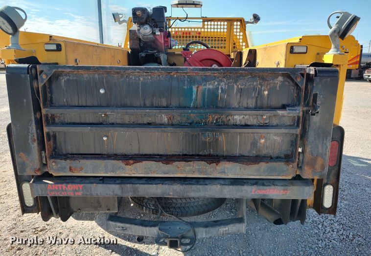 image for item LK9275 2016 Chevrolet Silverado 3500HD  utility bed pickup truck