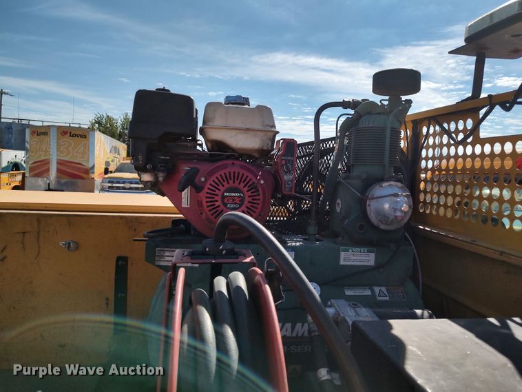 image for item LK9275 2016 Chevrolet Silverado 3500HD  utility bed pickup truck