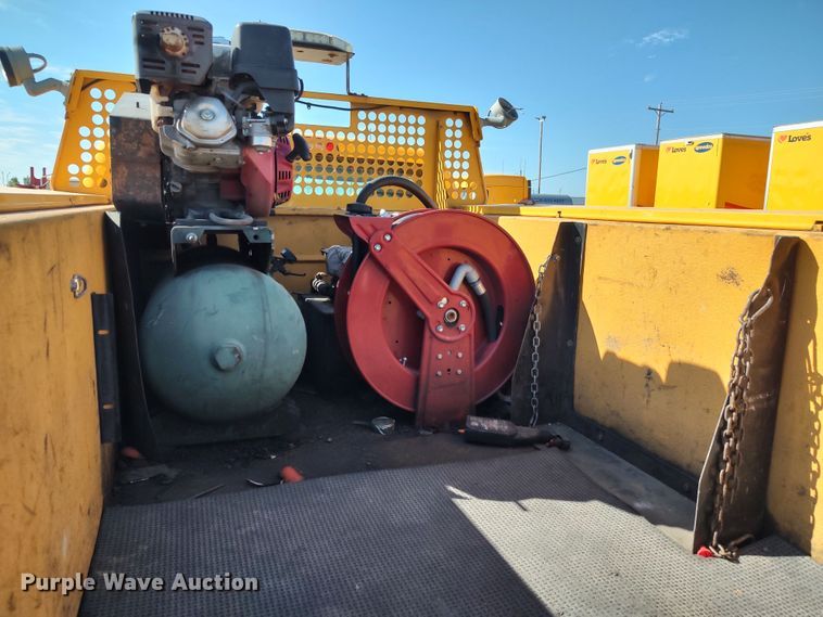 image for item LK9275 2016 Chevrolet Silverado 3500HD  utility bed pickup truck