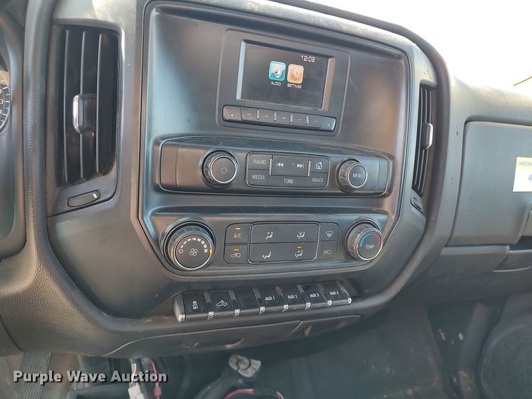 image for item LK9275 2016 Chevrolet Silverado 3500HD  utility bed pickup truck