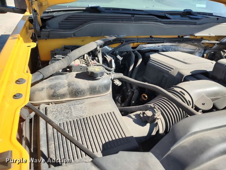 image for item LK9275 2016 Chevrolet Silverado 3500HD  utility bed pickup truck