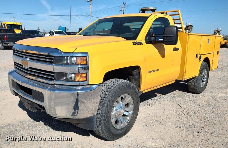 image for item LK9276 2016 Chevrolet Silverado 3500HD  utility bed pickup truck