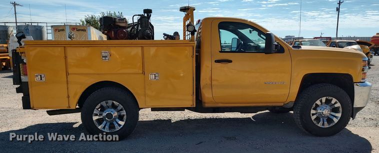 image for item LK9276 2016 Chevrolet Silverado 3500HD  utility bed pickup truck