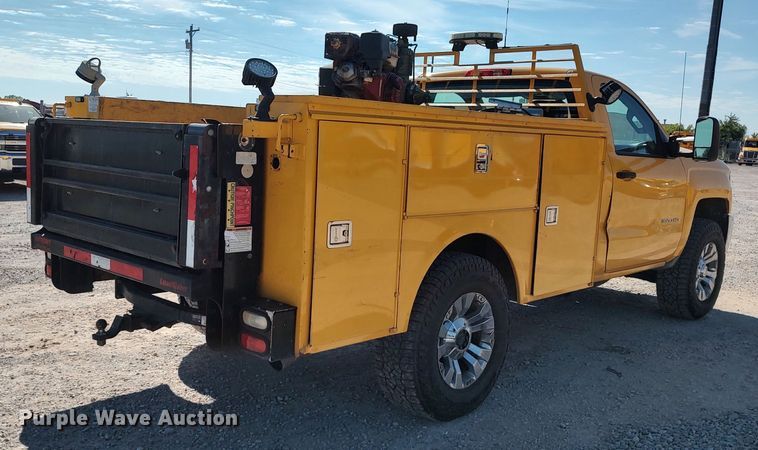image for item LK9276 2016 Chevrolet Silverado 3500HD  utility bed pickup truck