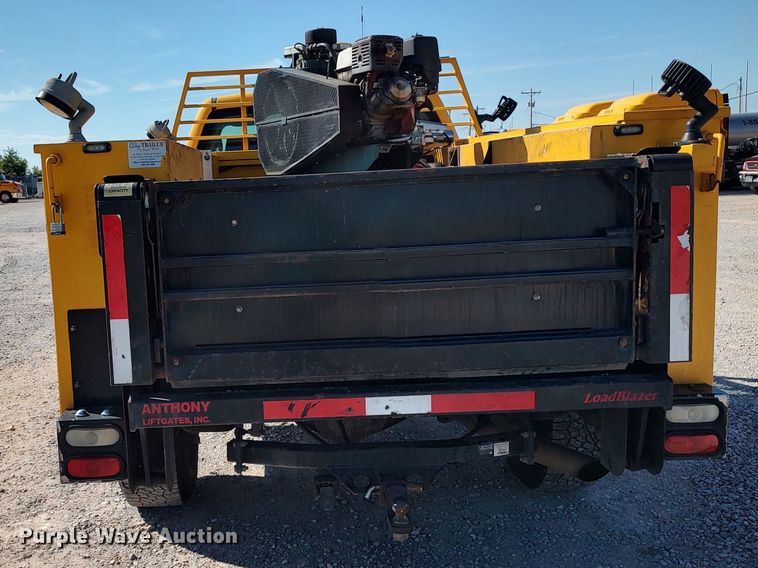 image for item LK9276 2016 Chevrolet Silverado 3500HD  utility bed pickup truck