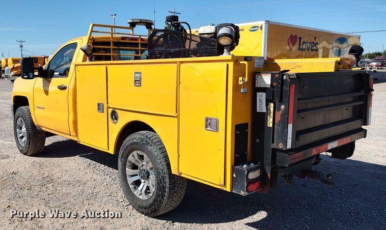 image for item LK9276 2016 Chevrolet Silverado 3500HD  utility bed pickup truck