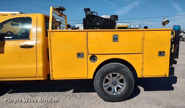 image for item LK9276 2016 Chevrolet Silverado 3500HD  utility bed pickup truck