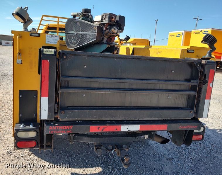 image for item LK9276 2016 Chevrolet Silverado 3500HD  utility bed pickup truck