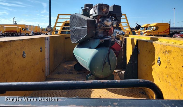 image for item LK9276 2016 Chevrolet Silverado 3500HD  utility bed pickup truck