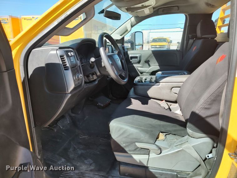 image for item LK9276 2016 Chevrolet Silverado 3500HD  utility bed pickup truck