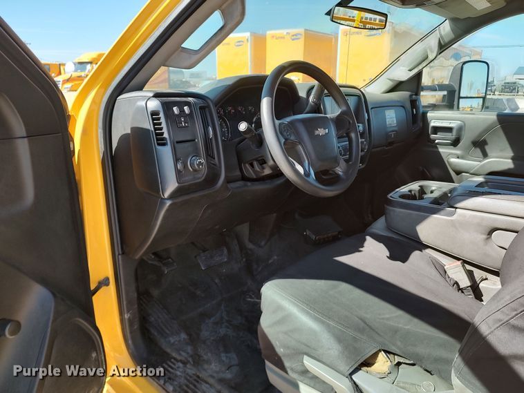 image for item LK9276 2016 Chevrolet Silverado 3500HD  utility bed pickup truck