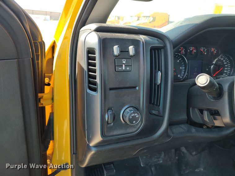 image for item LK9276 2016 Chevrolet Silverado 3500HD  utility bed pickup truck