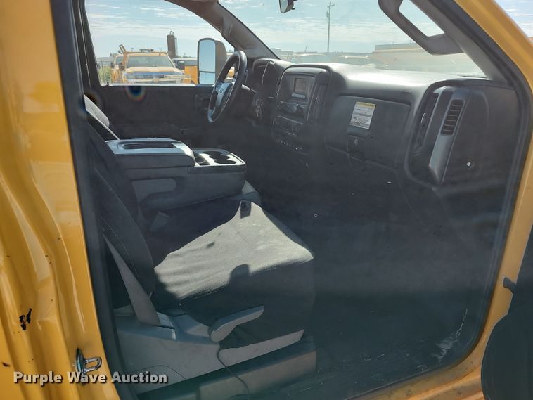 image for item LK9276 2016 Chevrolet Silverado 3500HD  utility bed pickup truck