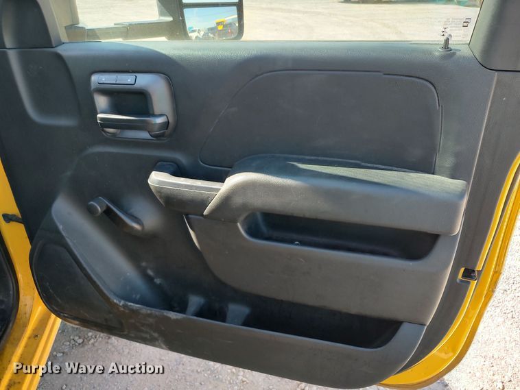 image for item LK9276 2016 Chevrolet Silverado 3500HD  utility bed pickup truck