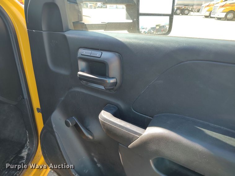 image for item LK9276 2016 Chevrolet Silverado 3500HD  utility bed pickup truck