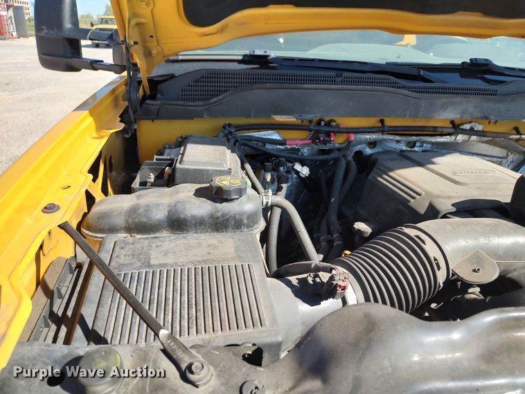 image for item LK9276 2016 Chevrolet Silverado 3500HD  utility bed pickup truck