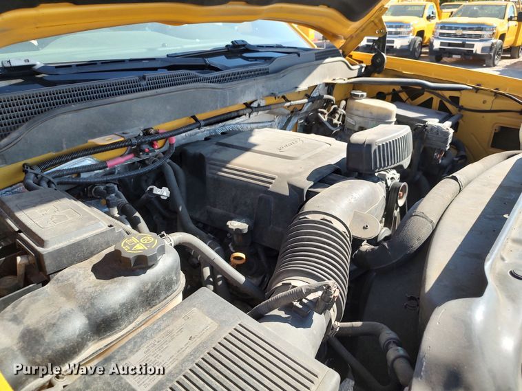 image for item LK9276 2016 Chevrolet Silverado 3500HD  utility bed pickup truck