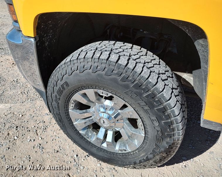 image for item LK9276 2016 Chevrolet Silverado 3500HD  utility bed pickup truck