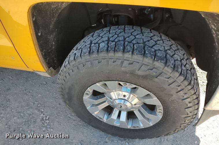 image for item LK9276 2016 Chevrolet Silverado 3500HD  utility bed pickup truck