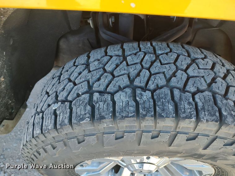 image for item LK9276 2016 Chevrolet Silverado 3500HD  utility bed pickup truck