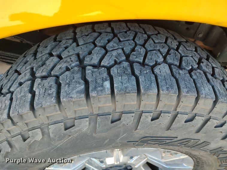 image for item LK9276 2016 Chevrolet Silverado 3500HD  utility bed pickup truck